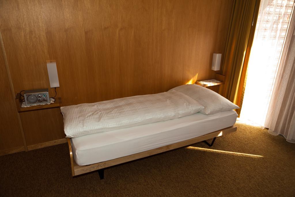 Hotel Garni Simplon Brigerbad Стая снимка